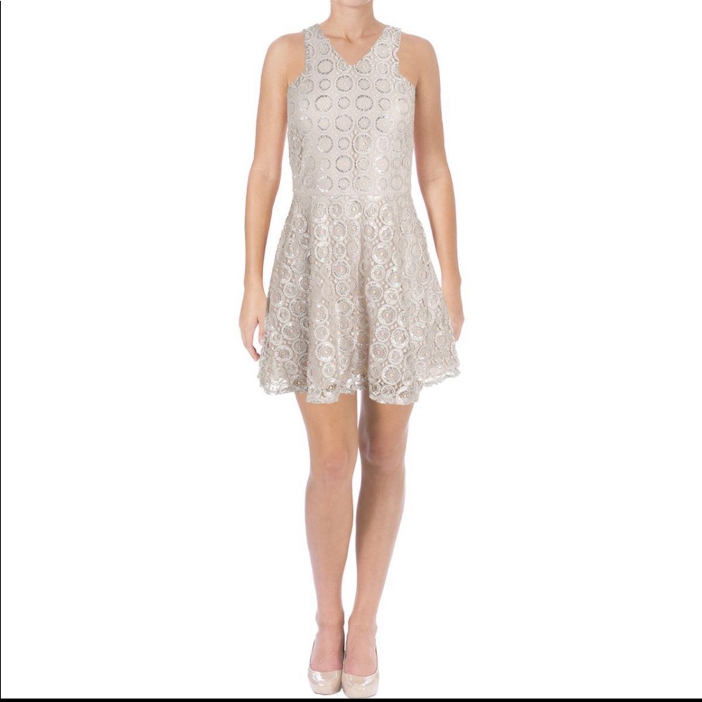 Last chance- clearing out closet! Gone Jan 1